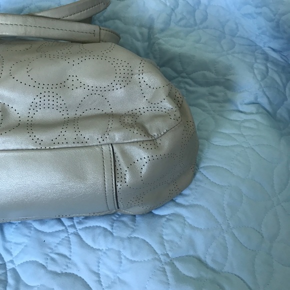 Coach Vintage Pearl Gray Handbag - Picture 13 of 13